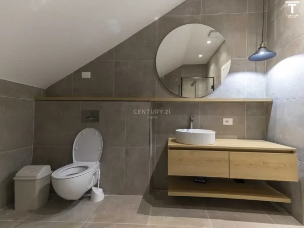 Tirane, shes apartament+verande | Penthouse 3+1+Aneks+Ballkon Kati 6, 173 m² 200.000 € (Tufinë)