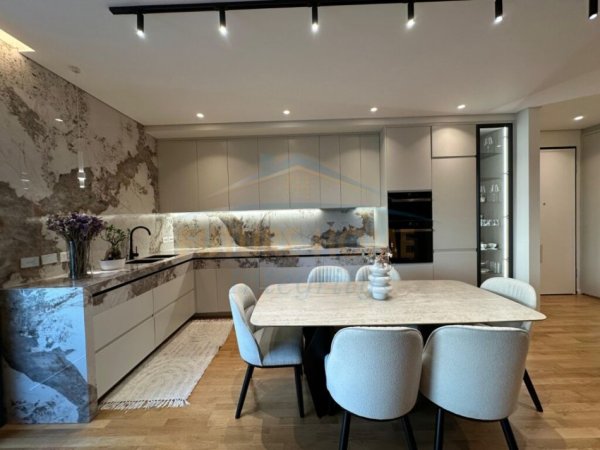 Tirane, shitet apartament 3+1 Kati 2, 148 m² 416.000 € (TEG)
