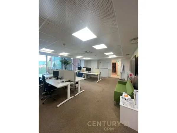 Tirane, jepet me qera ambjent biznesi Kati 5, 658 m² 13.160 € (ETC)