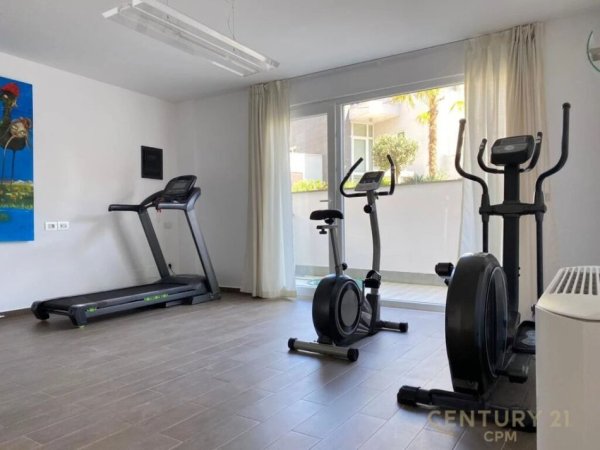 Tirane, jepet me qera Vile 3 Katshe Kati 3, 535 m² 5.000 € 