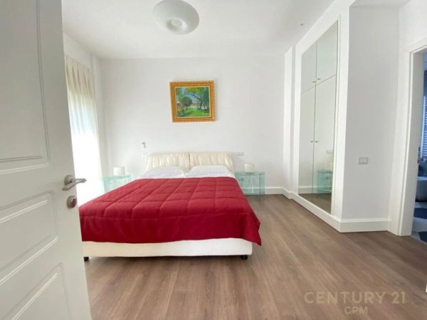Tirane, jepet me qera Vile 3 Katshe Kati 3, 535 m² 5.000 € 