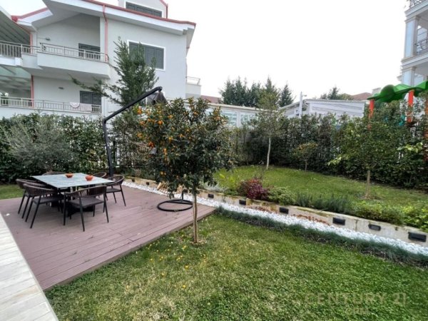 Tirane, jepet me qera Vile 3 Katshe Kati 3, 535 m² 5.000 € 