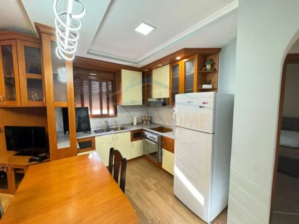 Tirane, apartament 3+1 Kati 3, 115 m² (unaza e re)