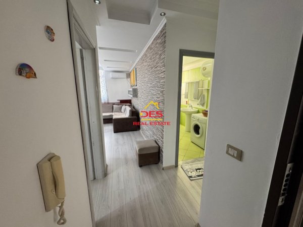 Vlore, jepet me qera apartament 1+1+Ballkon Kati 6, 70 m² 300 € (Rruga Gjergj Arianiti)