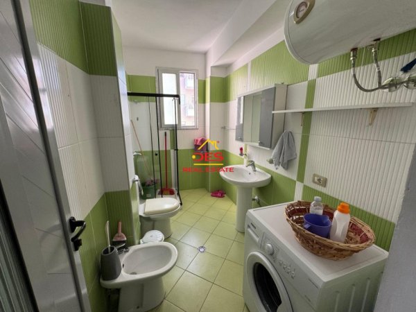 Vlore, jepet me qera apartament 1+1+Ballkon Kati 6, 70 m² 300 € (Rruga Gjergj Arianiti)