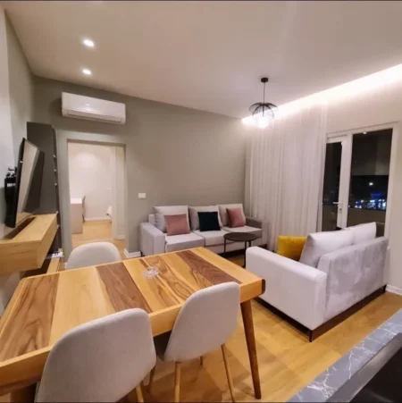 Tirane, shitet apartament 2+1 , 105 m² 245.000 € (21 Dhjetori)