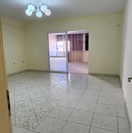 Tirane, shitet apartament 2+1 Kati 3, 160 m² 260.000 € (Myslym Shyr,Shkolla Jopublike Faik Konica)