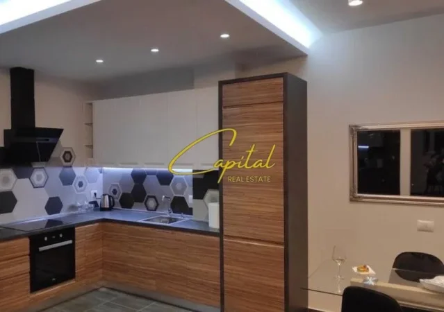 Tirane, jepet me qera apartament+verande | Penthouse 2+1 Kati 11, 90 m² 1.200 € (PAZARI I RI)