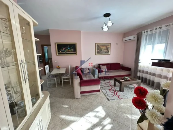 Tirane, jepet me qera apartament 2+1 Kati 6, 120 m² 600 € (Mine Peza)