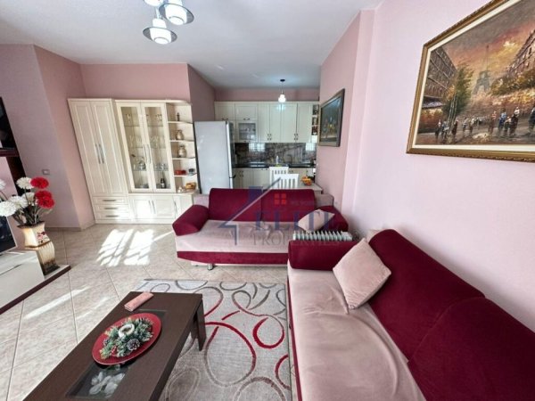 Tirane, jepet me qera apartament 2+1 Kati 6, 120 m² 600 € (Mine Peza)