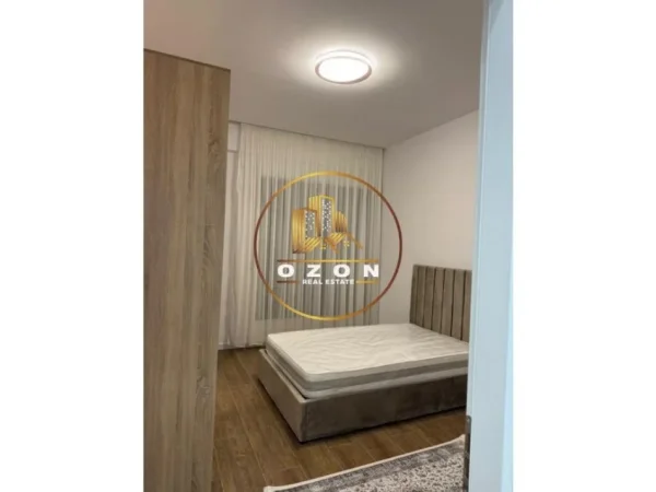 Apartament 2+1+2 për qira, i pa banuar më parë tek ish Sheshi Shqiponja!