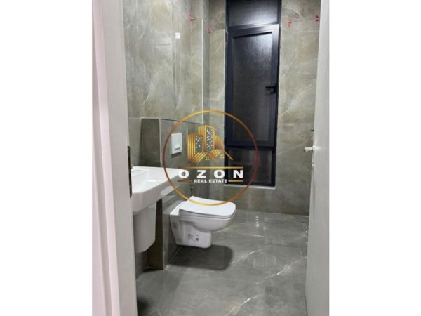Apartament 2+1+2 për qira, i pa banuar më parë tek ish Sheshi Shqiponja!