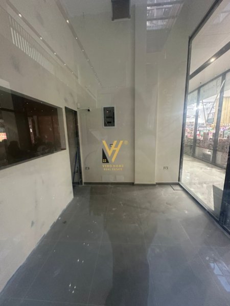 Tirane, jepet me qera ambjent biznesi Kati 0, 19 m² 800 € (RRUGA E KAVAJES)