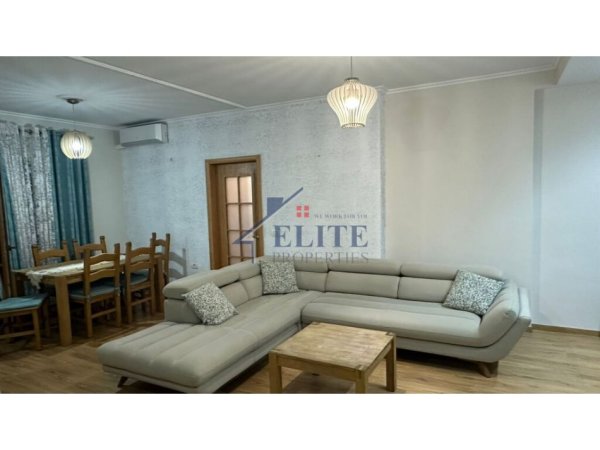 Tirane, jepet me qera apartament 2+1 Kati 7, 103 m² 650 € (Pallati me Shigjeta)
