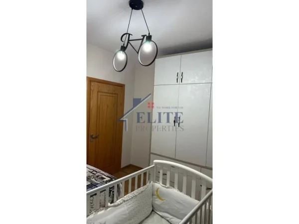 Tirane, jepet me qera apartament 2+1 Kati 7, 103 m² 650 € (Pallati me Shigjeta)