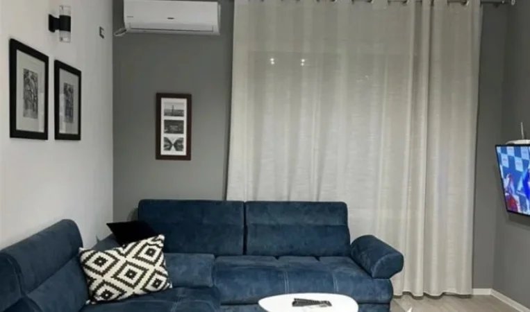 Tirane, jepet me qera apartament 1+1 Kati 6, 60 m² 600 € (Pazari i ri)