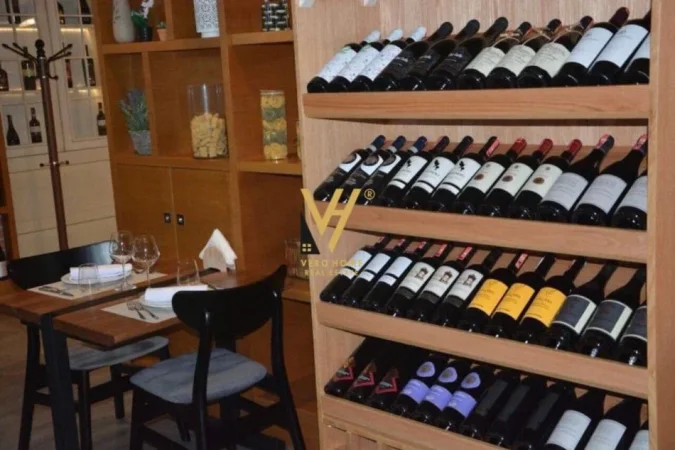 Tirane, jepet me qera bar-resorant Kati 0, 157 m² 2.200 € (RRUGA E DURRESIT)