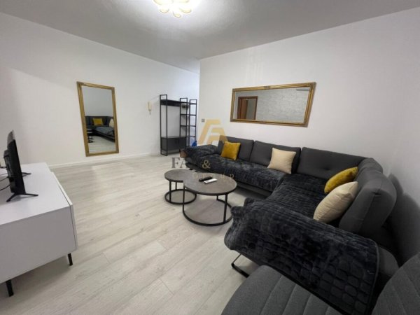Tirane, jepet me qera apartament 1+1 Kati 3, 64 m² 660 € (Komuna e Parisit)