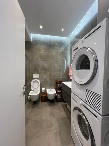 Tirane, shes apartament 1+1 Kati 6, 74 m² 159.000 € (Ish Fusha e Aviacionit)