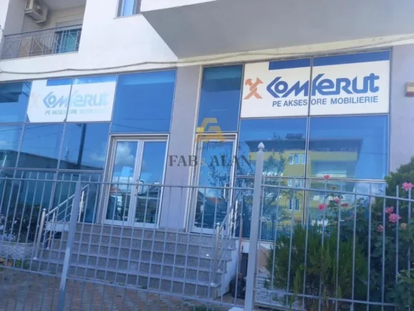 Tirane, jepet me qera dyqan Kati 0, 175 m² 1.000 € (Fushe Mezez)