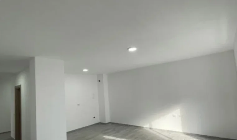 Tirane, jepet me qera apartament 3+1+Ballkon , 120 m² 45.000 € (Rruga 5 Maji Tirane, Shiperia)