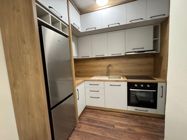 Tirane, jepet me qera apartament 2+1 Kati 3, 90 m² 800 € (RRUGA KAVAJES) UNA47967