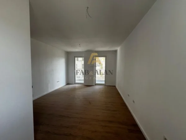 Tirane, shitet apartament 2+1 Kati 1, 112 m² 108.000 € (Univers City, QTU)