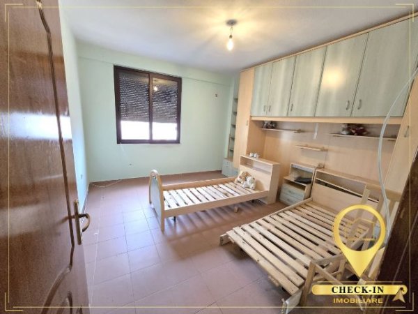 Tirane, shitet apartament 2+1+Aneks+Ballkon Kati 4, 106 m² 210.000 € (Pazari i Ri)