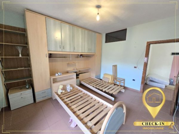Tirane, shitet apartament 2+1+Aneks+Ballkon Kati 4, 106 m² 210.000 € (Pazari i Ri)