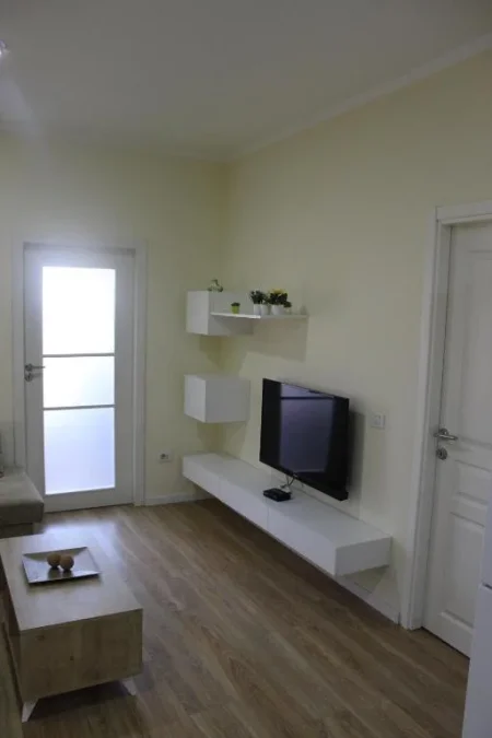 Tirane, jepet me qera apartament 2+1 Kati 3, 70 m² 601 € (Sheshi Skenderbej)
