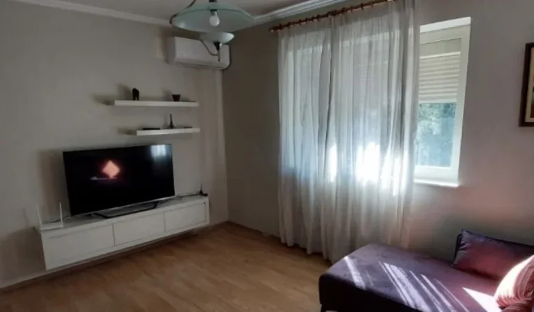 Tirane, jepet me qera apartament 2+1 Kati 3, 80 m² 600 € (21 Dhjetori)