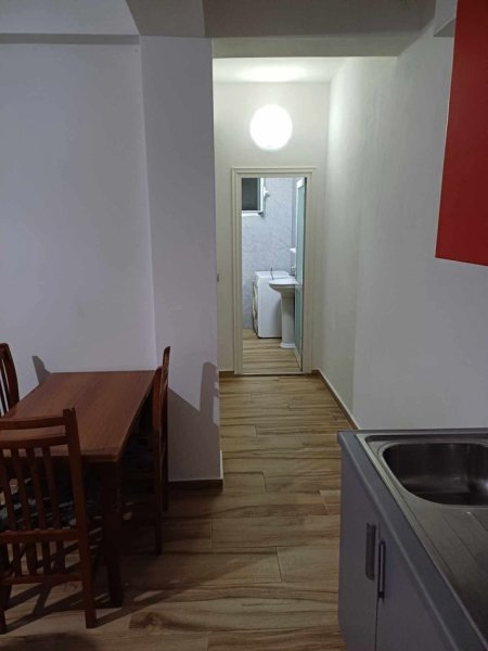 Durres, jepet me qera shtepi 1+1 Kati 0, 70 m² (Kenete)