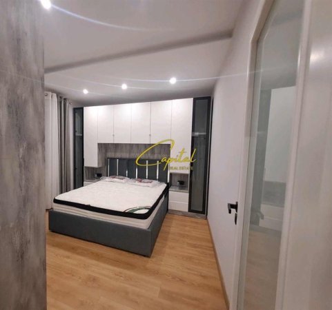 Tirane, jepet me qera apartament 2+1 Kati 3, 95 m² 650 € (KODRA E DIELLIT)