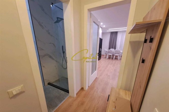 Tirane, jepet me qera apartament 2+1 Kati 3, 95 m² 650 € (KODRA E DIELLIT)