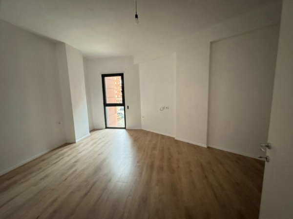 Shqiperi, jepet me qera apartament 2+1+Ballkon Kati 1, 700 € (UNAZA RE) UNA47956