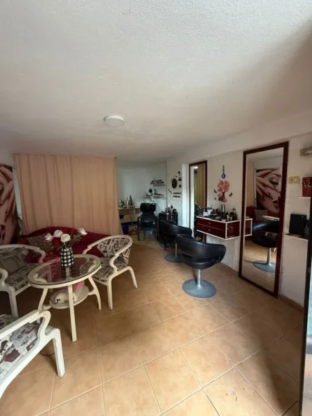 Durres, shitet ambjent biznesi Kati 0, 33 m² 32.000 € 