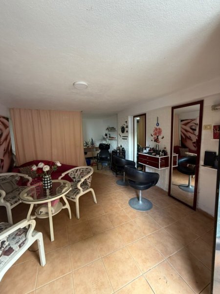 Durres, shitet ambjent biznesi , 33 m² 32.000 € (UKD)