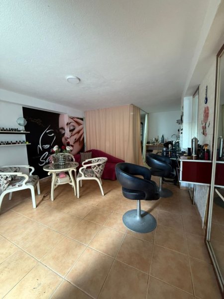 Durres, shitet ambjent biznesi , 33 m² 32.000 € (UKD)