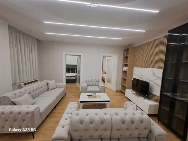 Tirane, jepet me qera apartament 2+1 Kati 3, 90 m² 650 € (Kodra e Diellit)
