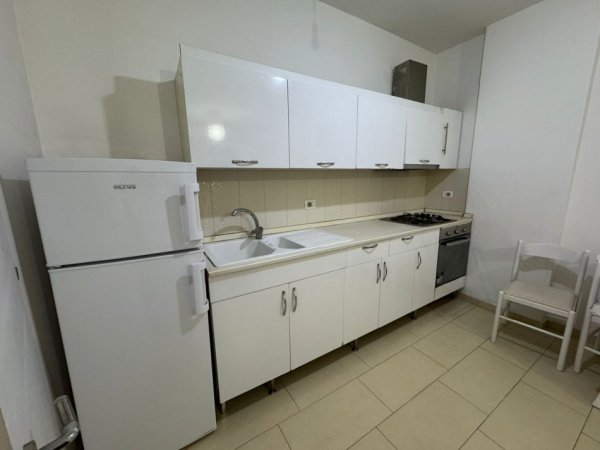Tirane, jepet me qera apartament 1+1 Kati 8, 70 m² 400 € (UNAZA RE , ASTIR) BLV48070
