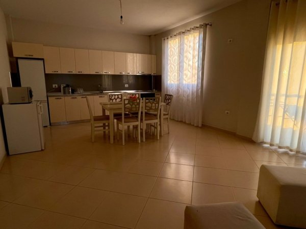 Tirane, jepet me qera apartament 2 Katshe Kati 1, 358 m² 2.500 € (Lunder)