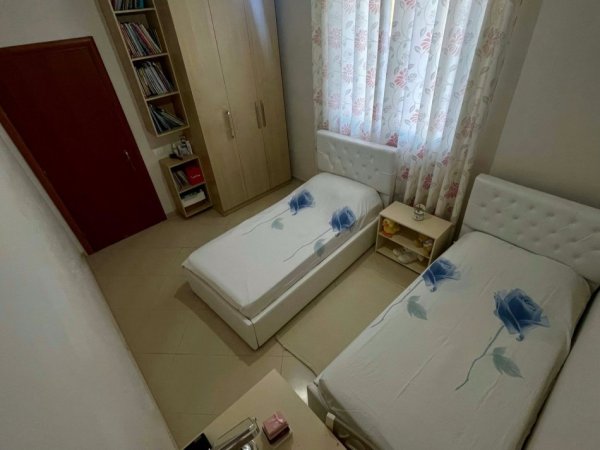 Tirane, jepet me qera apartament 2 Katshe Kati 1, 358 m² 2.500 € (Lunder)
