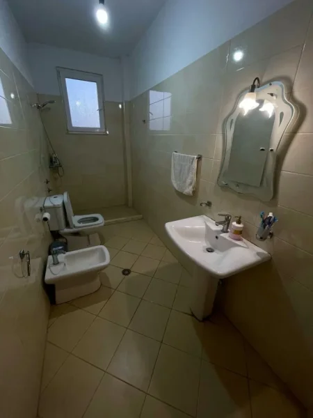 Tirane, jepet me qera apartament 2 Katshe Kati 1, 358 m² 2.500 € (Lunder)