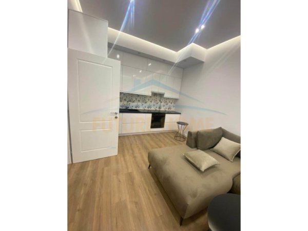 Tirane, jepet me qera apartament 1+1 Kati 7, 62 m² 500 € (UNAZA RE) UNA31282