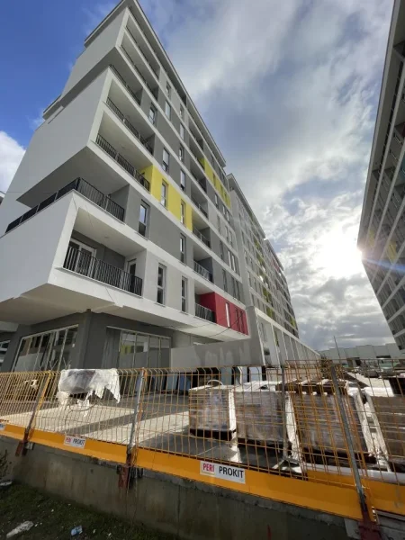 Tirane, shitet apartament 1+1+Ballkon Kati 4, 53 m² 63.000 € (Univers City)