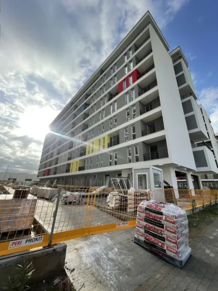 Tirane, shitet apartament 1+1+Ballkon Kati 4, 53 m² 63.000 € (Univers City)