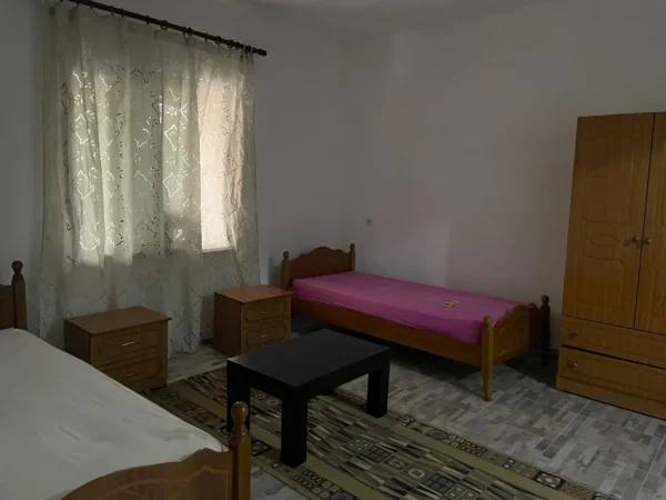 Tirane, jepet me qera apartament 1+1 Kati 1, 65 m² 300 € (Don Bosco)