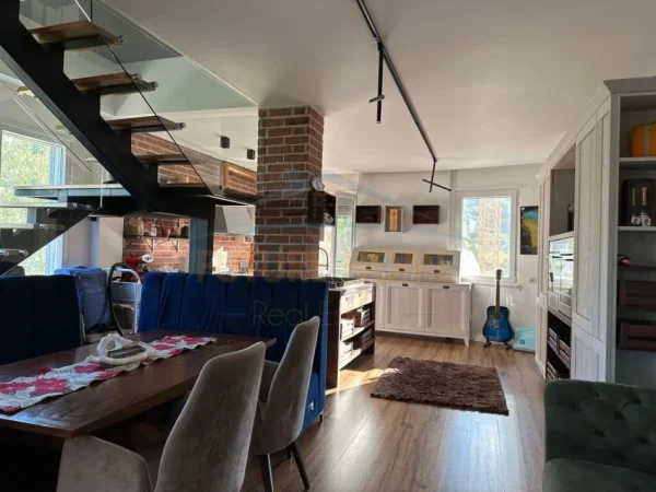 Tirane, shitet apartament duplex Dublex Kati 1, 218 m² 436.000 € (Kopshti Zoologjik)