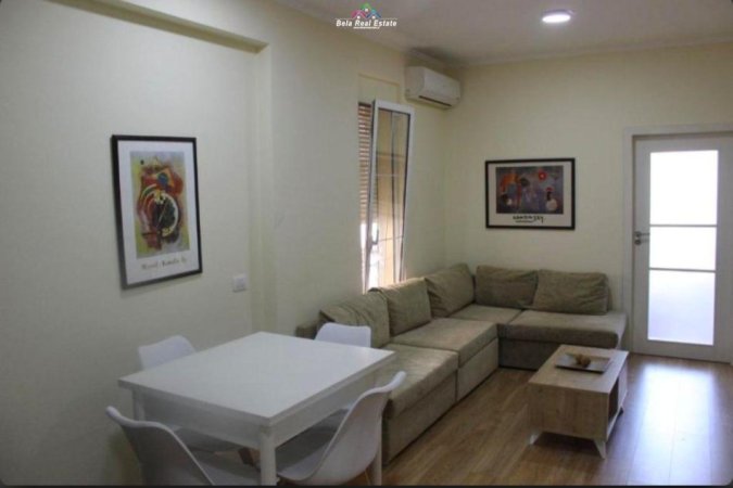 Tirane, jepet me qera apartament 2+1 Kati 3, 70 m² 600 € (rruga e barrikadave)