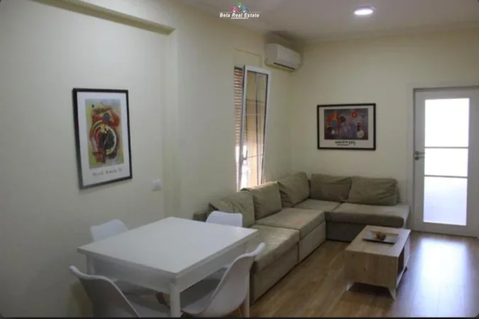Tirane, jepet me qera apartament 2+1 Kati 3, 70 m² 600 € (rruga e barrikadave)